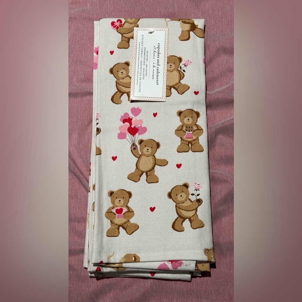 ✨NWT✨ cupcakes & cashmere: Set of 2 Kitchen Towels